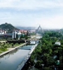 未來西寧，新增園林綠地66.67公頃，營(yíng)造40處花街花橋，建設(shè)9條森林徒步游彩色步道，構(gòu)筑5萬平方米彩色綠化空間……